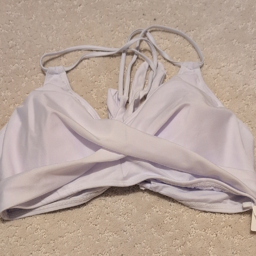 Elegant White Cross-Front Bikini Top